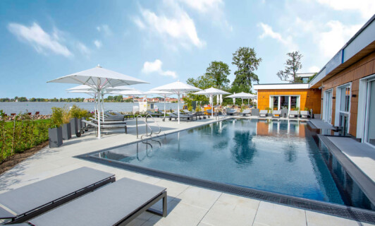Wellness im Spa mit Pool im MareMüritz Yachthafen Resort