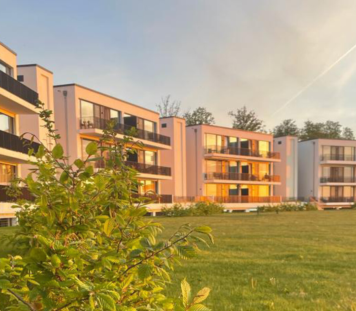 Appartementgebäude des Maremüritz Yachthafen Ressorts.