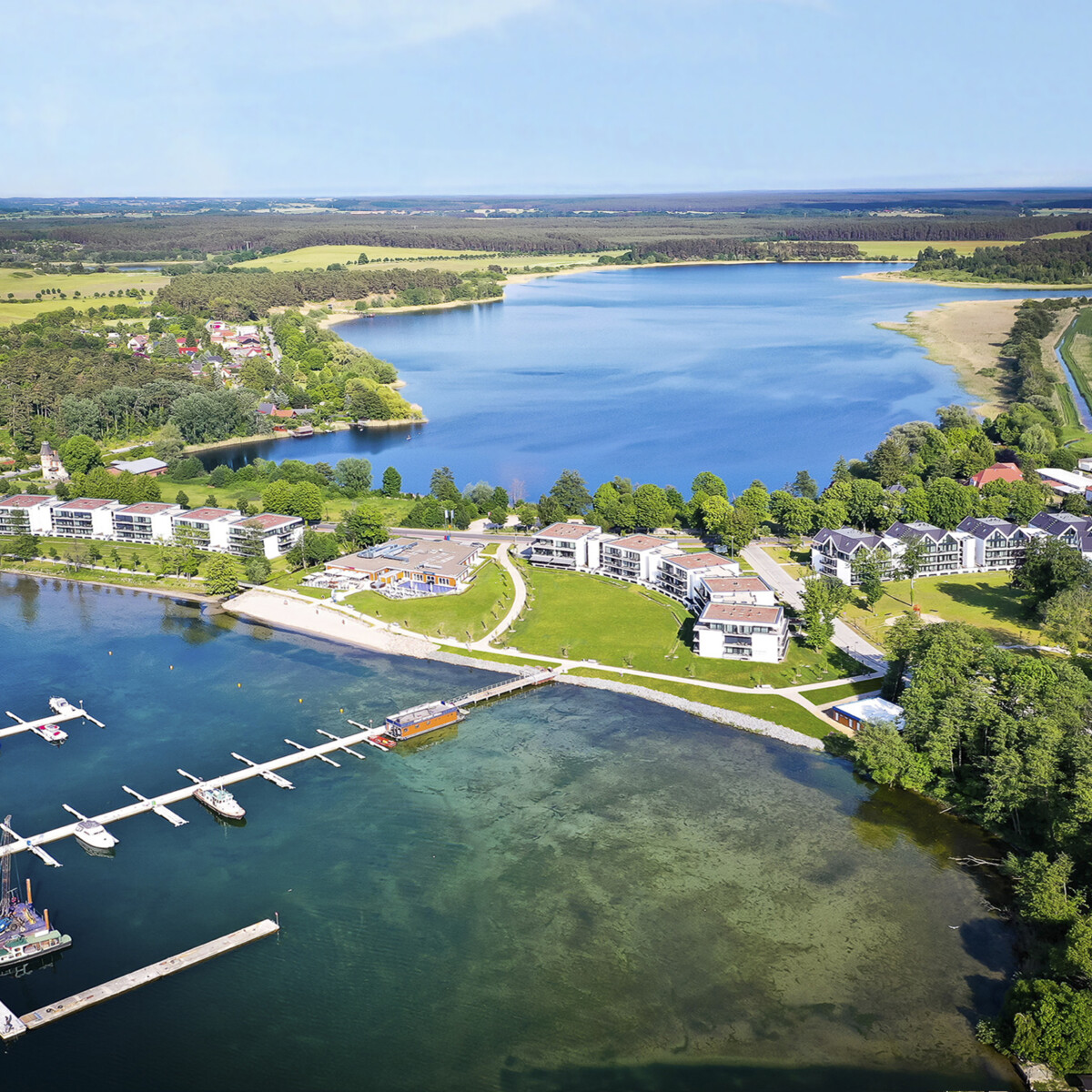 Luftaufnahme Apartmenthotel Maremüritz in Waren an der Mecklenburgischen Seenplatte