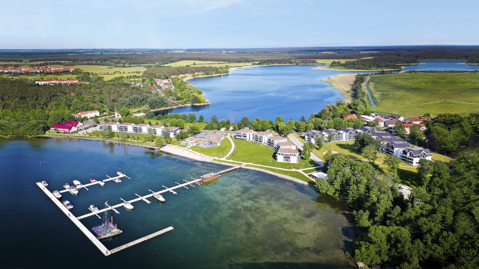 Luftaufnahme Apartmenthotel Maremüritz in Waren an der Mecklenburgischen Seenplatte