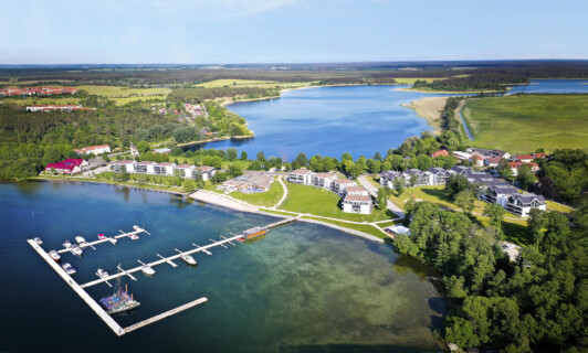 Luftaufnahme Apartmenthotel Maremüritz in Waren an der Mecklenburgischen Seenplatte