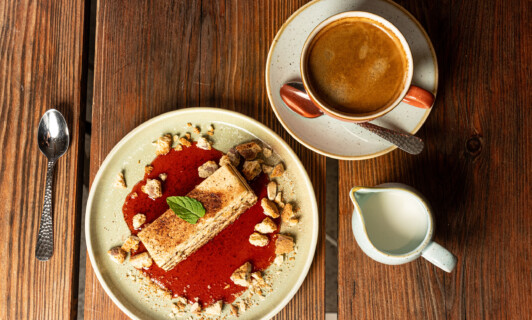 Kaffee & Kuchen im Restaurant Bella Riva in Waren