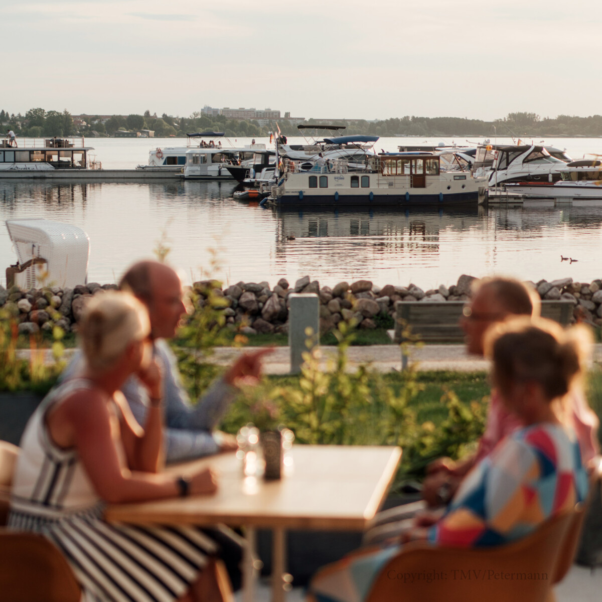 Sunset Lounge im Restaurant Bella Riva in Waren direkt am See