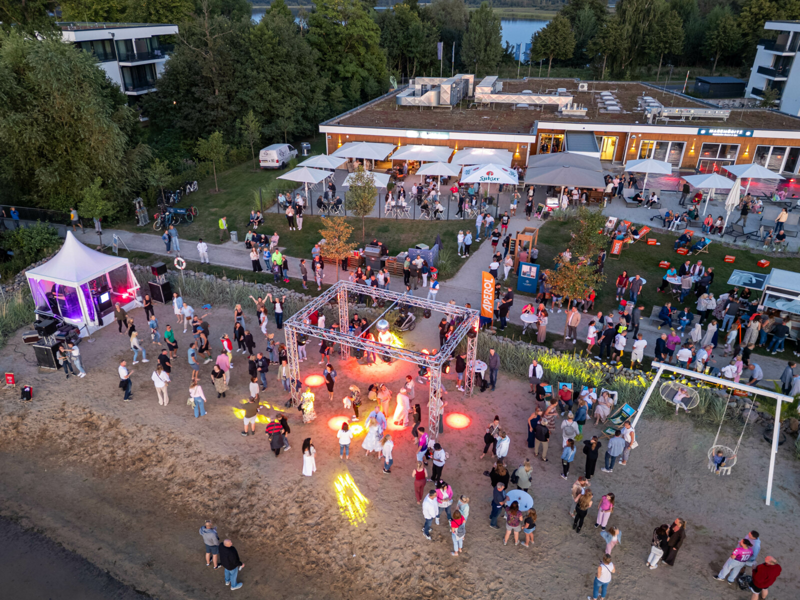 Musik & Tanzveranstaltung am Strand des Maremüritz in Waren
