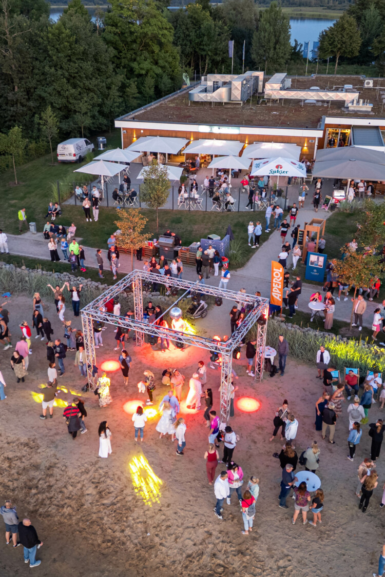 Musik & Tanzveranstaltung am Strand des Maremüritz in Waren